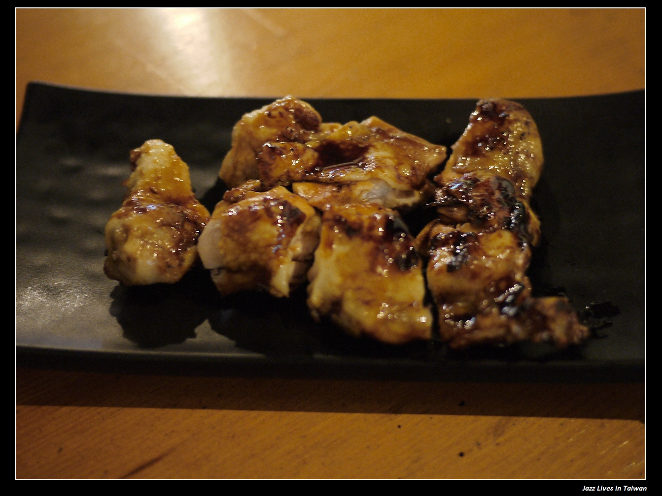 [樂．串燒食堂] 看職棒, 吃串燒, 新莊捷運站旁的燒烤好選擇~