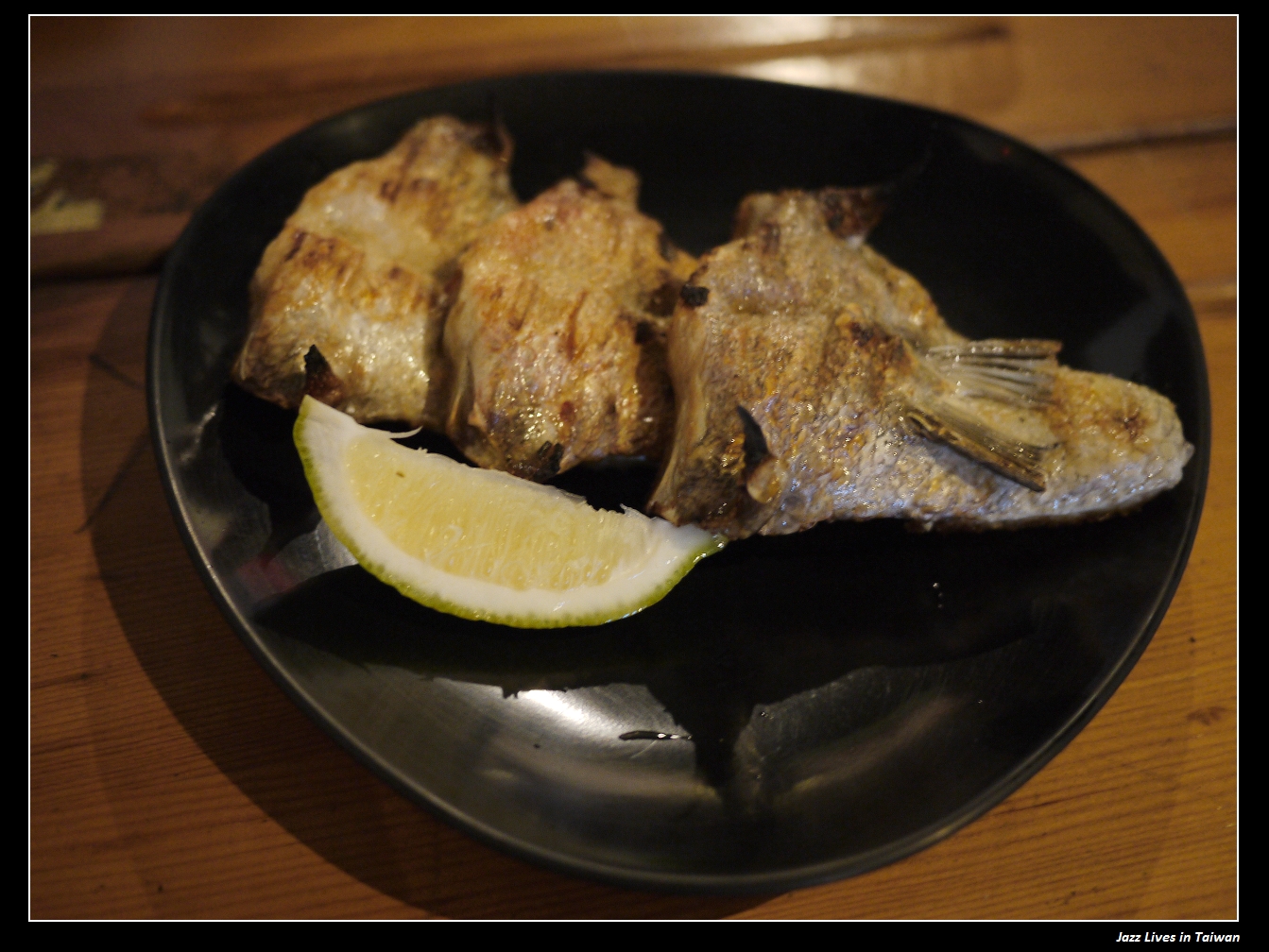 [樂．串燒食堂] 看職棒, 吃串燒, 新莊捷運站旁的燒烤好選擇~