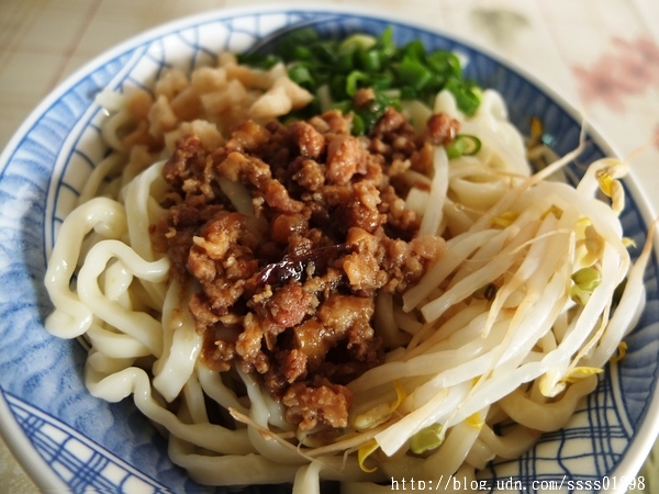 老頭麵：屏東美食吃不停。屏東市。老頭麵