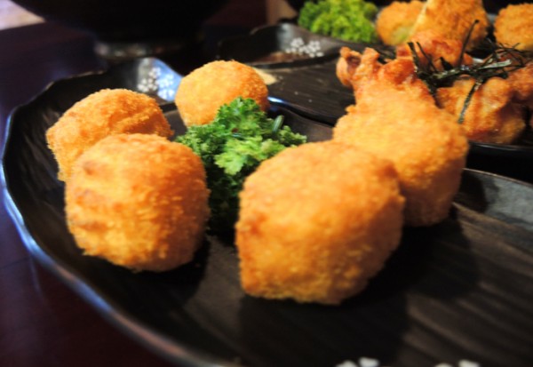 新北蘆洲) 花麵丸ラーメン日本拉麵專門店( 蘆洲店)- 一起去日本吃拉麵配嫩雞塊吧 -