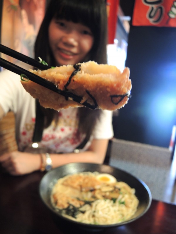 新北蘆洲) 花麵丸ラーメン日本拉麵專門店( 蘆洲店)- 一起去日本吃拉麵配嫩雞塊吧 -