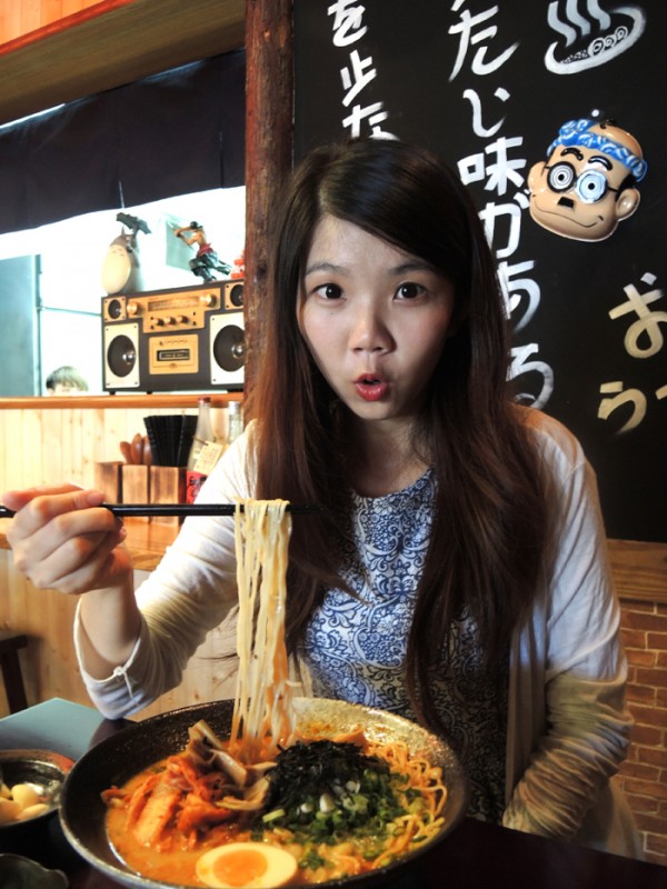 新北蘆洲) 花麵丸ラーメン日本拉麵專門店( 蘆洲店)- 一起去日本吃拉麵配嫩雞塊吧 -