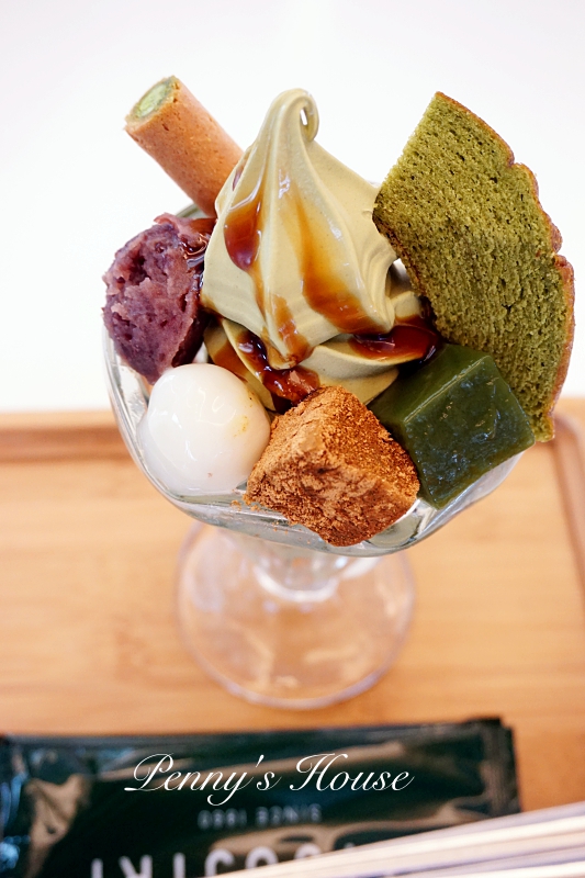 TSUJIRI 辻利茶鋪抹茶專賣店 - 松山車站旗艦店。抹茶蕨餅聖代/白玉抹茶紅豆湯/辻利茶泡飯/綠茶蕎麥冷麵