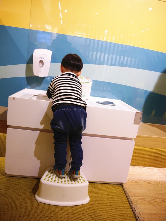 │台北親子餐廳│Citylink南港店－象園咖啡廳。超人氣限量小象推車