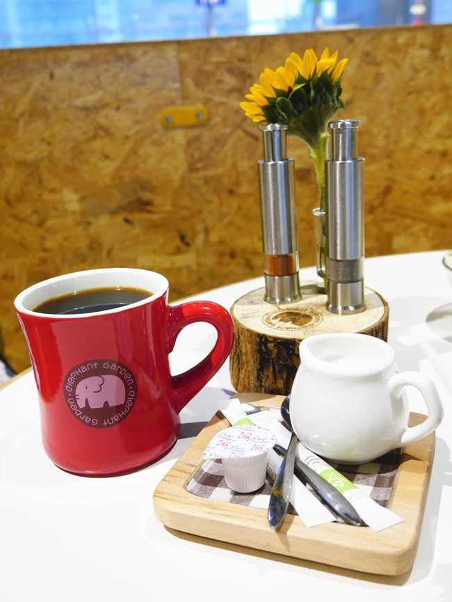 │台北親子餐廳│Citylink南港店－象園咖啡廳。超人氣限量小象推車