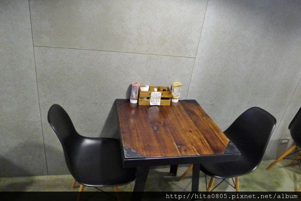 茉莉漢堡 西門店(茉莉漢堡 西門店)：萬華-呈現純正美國風味茉莉漢堡.道地值得品嘗