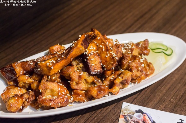 玉豆腐韓國豆腐煲專門店：高雄前鎮︱玉豆腐韓國料理(家樂福成功店)　如豆花般細緻的豆腐，煲湯裡的靈魂焦點！