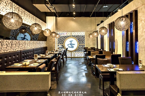 玉豆腐韓國豆腐煲專門店：高雄前鎮︱玉豆腐韓國料理(家樂福成功店)　如豆花般細緻的豆腐，煲湯裡的靈魂焦點！