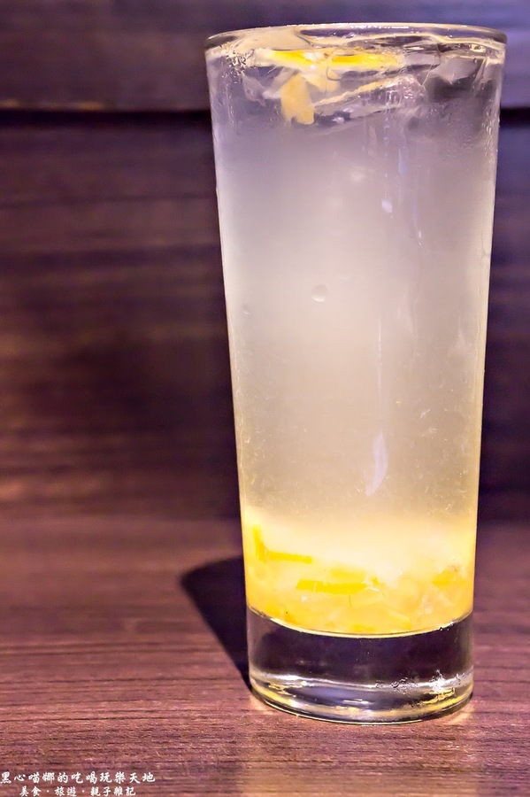 玉豆腐韓國豆腐煲專門店：高雄前鎮︱玉豆腐韓國料理(家樂福成功店)　如豆花般細緻的豆腐，煲湯裡的靈魂焦點！