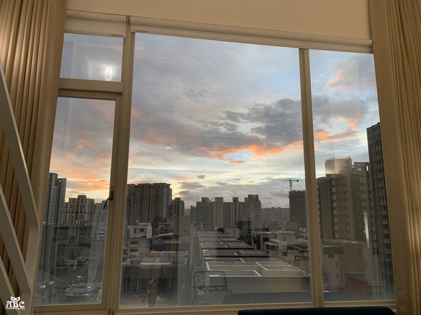 超大窗景的寬敞閣樓房！Hotel 7 福星旅店|台中住宿推薦