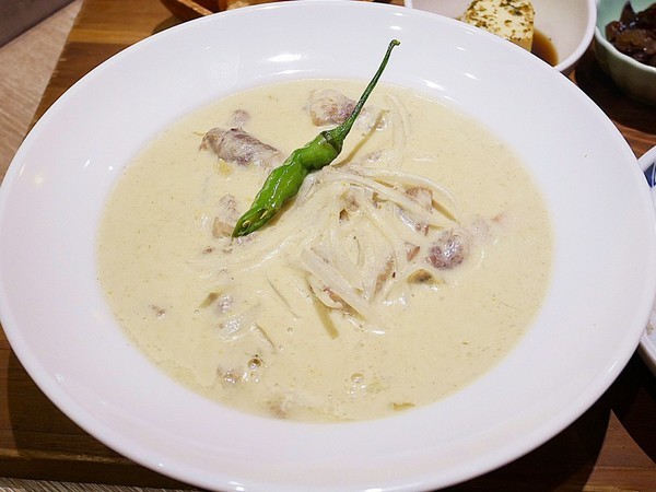 長鼻子泰式咖哩:長鼻子泰式咖哩-台南南洋火鍋、泰式咖哩 近成功大學 是學生家聚、約會的好去處