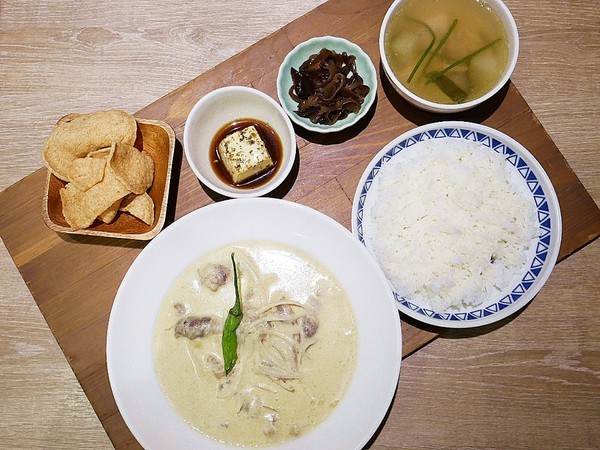 長鼻子泰式咖哩:長鼻子泰式咖哩-台南南洋火鍋、泰式咖哩 近成功大學 是學生家聚、約會的好去處