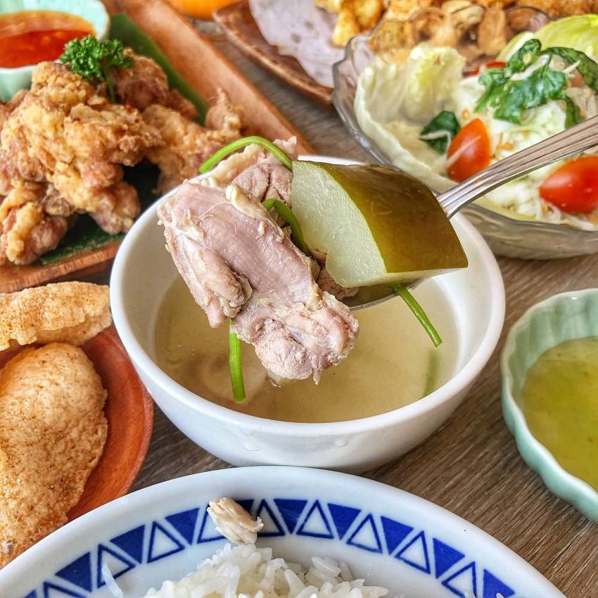 台南泰式料理【長鼻子泰式咖哩・南洋火鍋】茉莉香米/蝦餅/咖哩醬免費續 鄰近成大校區學生聚餐的好選擇 l 內文附新菜單 | 小白只饗ㄔ美食