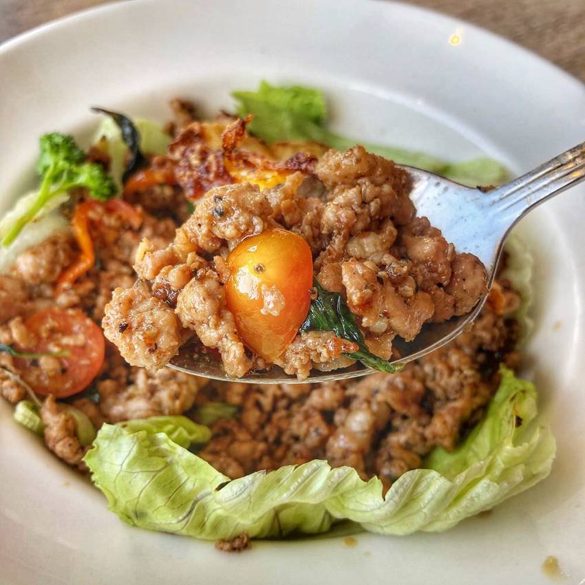 台南泰式料理【長鼻子泰式咖哩・南洋火鍋】茉莉香米/蝦餅/咖哩醬免費續 鄰近成大校區學生聚餐的好選擇 l 內文附新菜單 | 小白只饗ㄔ美食