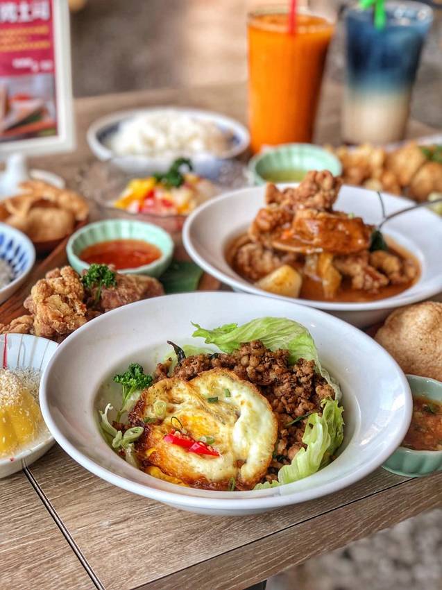 台南泰式料理【長鼻子泰式咖哩・南洋火鍋】茉莉香米/蝦餅/咖哩醬免費續 鄰近成大校區學生聚餐的好選擇 l 內文附新菜單 | 小白只饗ㄔ美食