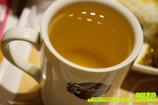 家咖哩(台南成大店)：【台南-東區】咖哩x有機+無毒食材...來自花蓮的美味...可續白飯及咖哩醬...南澳有機米/自助式/續杯半價/萬田有機豆花《家咖哩(台南成大店)》