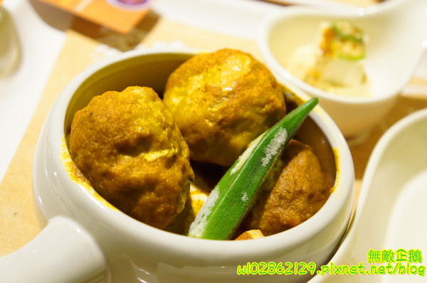 家咖哩(台南成大店)：【台南-東區】咖哩x有機+無毒食材...來自花蓮的美味...可續白飯及咖哩醬...南澳有機米/自助式/續杯半價/萬田有機豆花《家咖哩(台南成大店)》