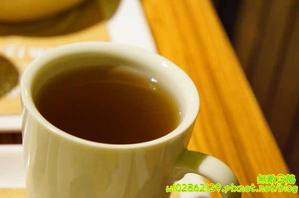 家咖哩(台南成大店)：【台南-東區】咖哩x有機+無毒食材...來自花蓮的美味...可續白飯及咖哩醬...南澳有機米/自助式/續杯半價/萬田有機豆花《家咖哩(台南成大店)》