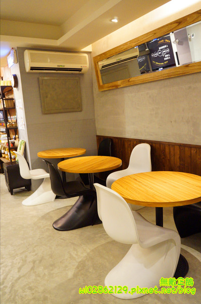 家咖哩(台南成大店)：【台南-東區】咖哩x有機+無毒食材...來自花蓮的美味...可續白飯及咖哩醬...南澳有機米/自助式/續杯半價/萬田有機豆花《家咖哩(台南成大店)》