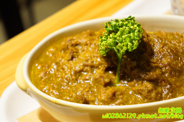 家咖哩(台南成大店)：【台南-東區】咖哩x有機+無毒食材...來自花蓮的美味...可續白飯及咖哩醬...南澳有機米/自助式/續杯半價/萬田有機豆花《家咖哩(台南成大店)》