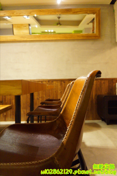 家咖哩(台南成大店)：【台南-東區】咖哩x有機+無毒食材...來自花蓮的美味...可續白飯及咖哩醬...南澳有機米/自助式/續杯半價/萬田有機豆花《家咖哩(台南成大店)》