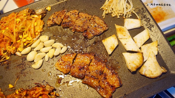 八色烤肉:【台北東區】八色烤肉-台北一號店推出全球台灣限定新菜單,勢必為台北東區再次掀起一波排隊熱潮!