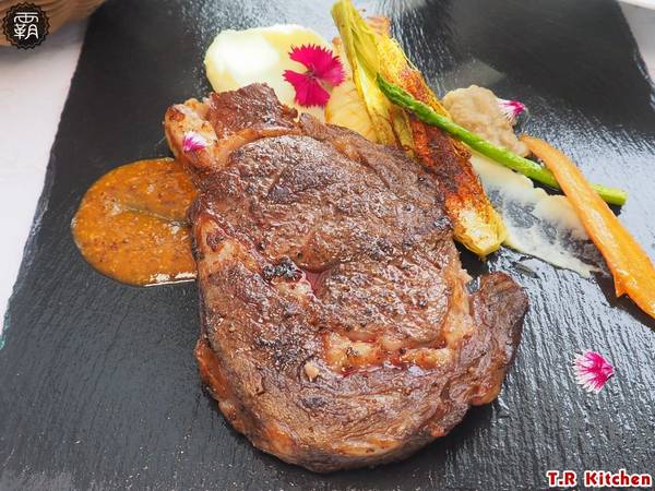 T.R kitchen義式廚房: T.R Kitchen義法私廚料理,北屯美食聚餐推薦,在地食材融入義法料理,桂丁雞軟嫩、肋眼牛肉汁香甜~