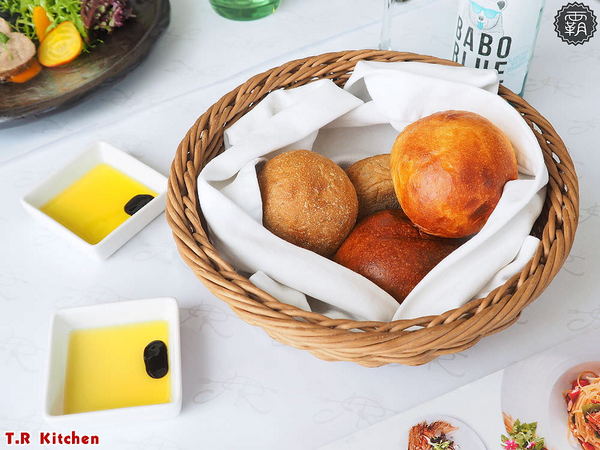 T.R kitchen義式廚房: T.R Kitchen義法私廚料理,北屯美食聚餐推薦,在地食材融入義法料理,桂丁雞軟嫩、肋眼牛肉汁香甜~