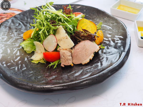 T.R kitchen義式廚房: T.R Kitchen義法私廚料理,北屯美食聚餐推薦,在地食材融入義法料理,桂丁雞軟嫩、肋眼牛肉汁香甜~