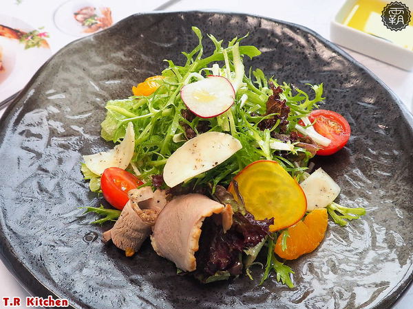 T.R kitchen義式廚房: T.R Kitchen義法私廚料理,北屯美食聚餐推薦,在地食材融入義法料理,桂丁雞軟嫩、肋眼牛肉汁香甜~