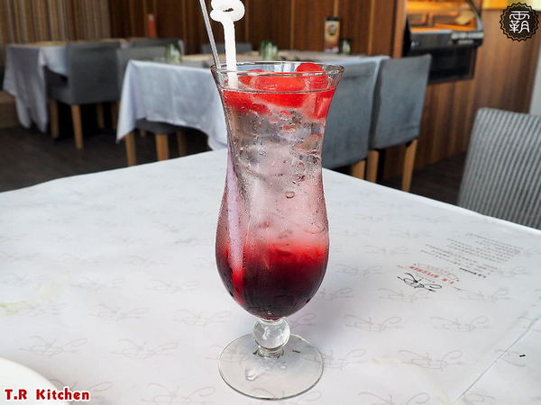 T.R kitchen義式廚房: T.R Kitchen義法私廚料理,北屯美食聚餐推薦,在地食材融入義法料理,桂丁雞軟嫩、肋眼牛肉汁香甜~