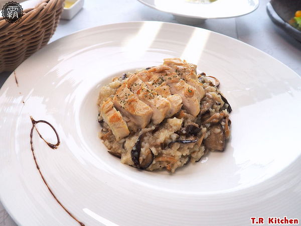 T.R kitchen義式廚房: T.R Kitchen義法私廚料理,北屯美食聚餐推薦,在地食材融入義法料理,桂丁雞軟嫩、肋眼牛肉汁香甜~