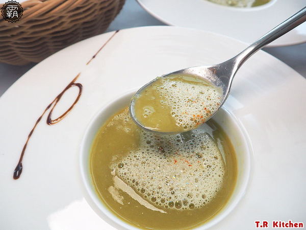 T.R kitchen義式廚房: T.R Kitchen義法私廚料理,北屯美食聚餐推薦,在地食材融入義法料理,桂丁雞軟嫩、肋眼牛肉汁香甜~