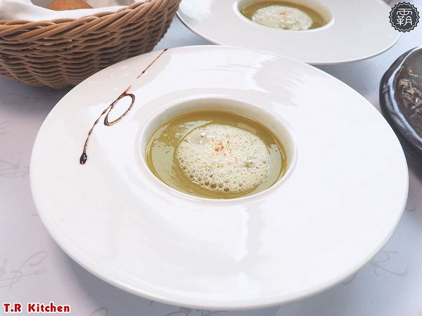 T.R kitchen義式廚房: T.R Kitchen義法私廚料理,北屯美食聚餐推薦,在地食材融入義法料理,桂丁雞軟嫩、肋眼牛肉汁香甜~