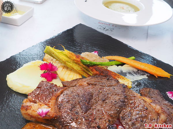 T.R kitchen義式廚房: T.R Kitchen義法私廚料理,北屯美食聚餐推薦,在地食材融入義法料理,桂丁雞軟嫩、肋眼牛肉汁香甜~