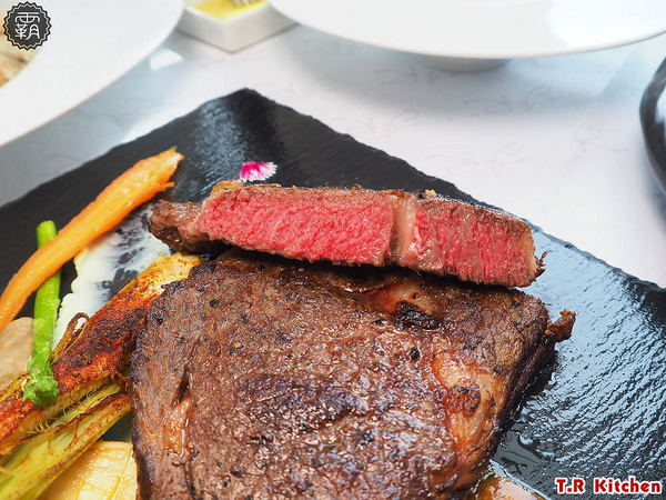 T.R kitchen義式廚房: T.R Kitchen義法私廚料理,北屯美食聚餐推薦,在地食材融入義法料理,桂丁雞軟嫩、肋眼牛肉汁香甜~