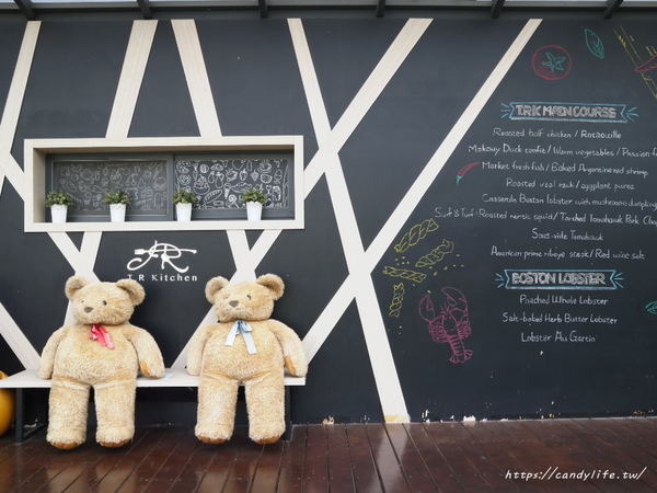 T.R kitchen義式廚房:台中美食│T.R Kitchen〃大坑義法料理推薦!!波士頓活龍蝦入料,用料實在,裝潢氣派,台中約會首選餐廳~