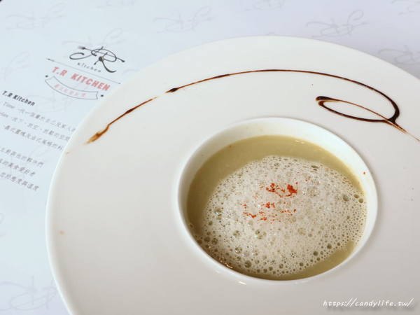 T.R kitchen義式廚房:台中美食│T.R Kitchen〃大坑義法料理推薦!!波士頓活龍蝦入料,用料實在,裝潢氣派,台中約會首選餐廳~