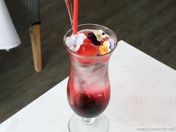 T.R kitchen義式廚房:台中美食│T.R Kitchen〃大坑義法料理推薦!!波士頓活龍蝦入料,用料實在,裝潢氣派,台中約會首選餐廳~