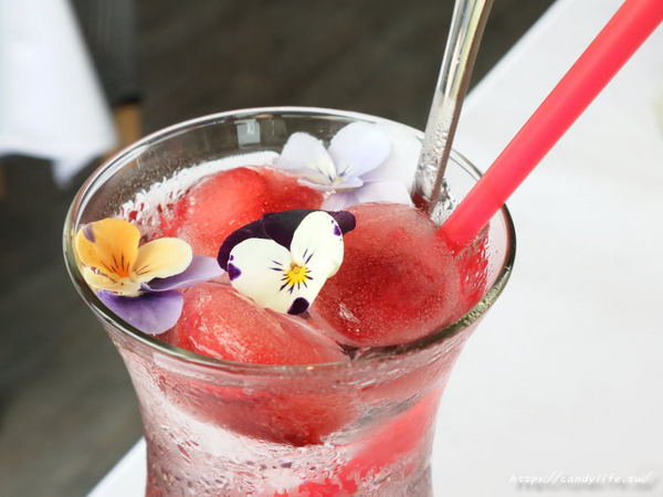 T.R kitchen義式廚房:台中美食│T.R Kitchen〃大坑義法料理推薦!!波士頓活龍蝦入料,用料實在,裝潢氣派,台中約會首選餐廳~