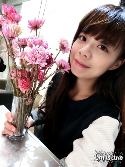 【台中。美食】西區 / 偷偷,繽紛點綴的彩虹蛋糕,夢幻下午茶,手作甜點,ig熱門打卡地標