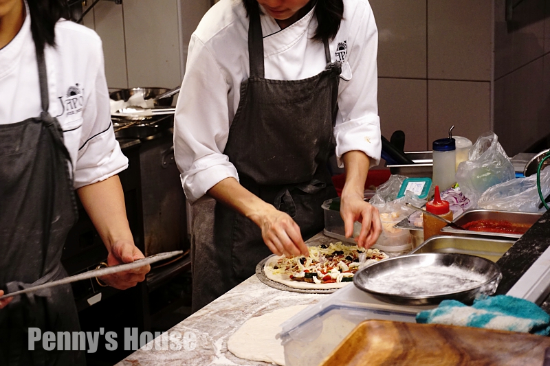 台北東區 . JAPOLI義大利餐酒館 - 拿坡里風味披薩,美味肉醬義大利麵 SOGO週邊美食 (忠孝復興捷運站/附菜單)