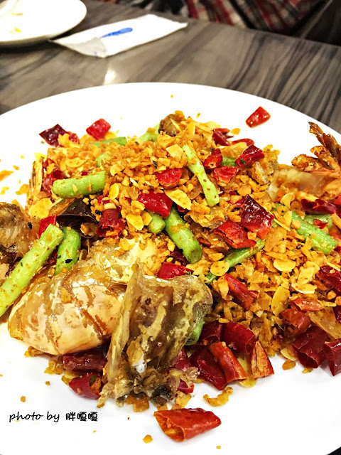 【台中 西屯】寶達港式茶餐廳~~平價美味，有著黯然銷魂冰火波蘿油、無敵脆皮燒雞~~保證一吃成主顧