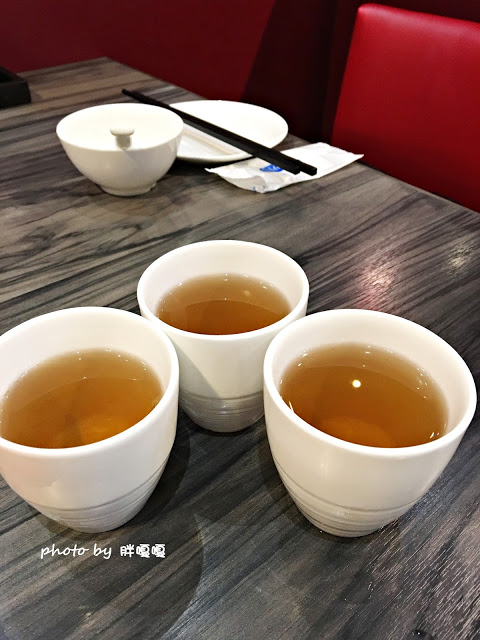 【台中 西屯】寶達港式茶餐廳~~平價美味，有著黯然銷魂冰火波蘿油、無敵脆皮燒雞~~保證一吃成主顧