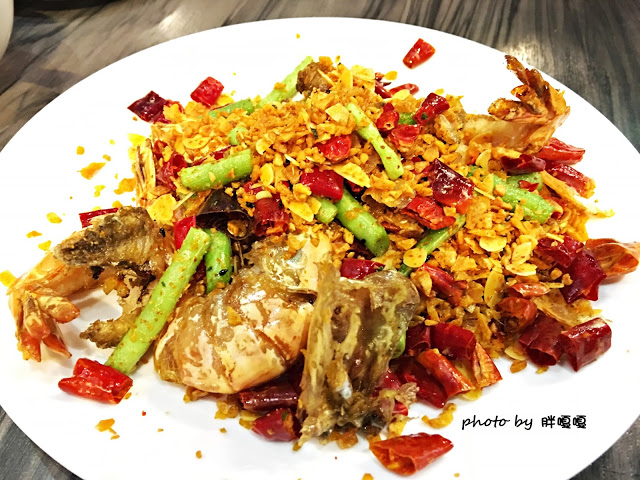 【台中 西屯】寶達港式茶餐廳~~平價美味，有著黯然銷魂冰火波蘿油、無敵脆皮燒雞~~保證一吃成主顧