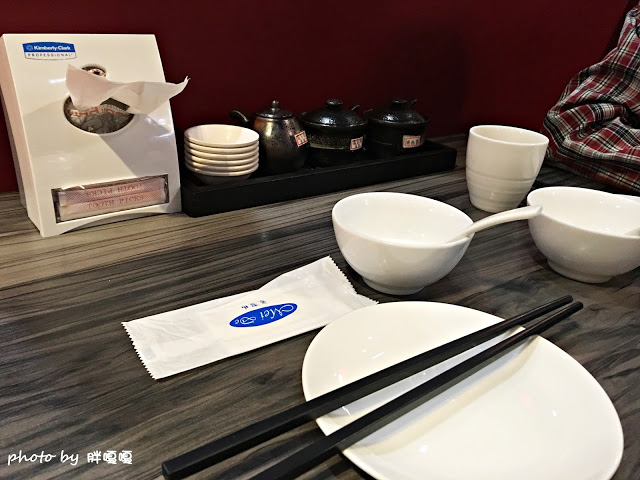 【台中 西屯】寶達港式茶餐廳~~平價美味，有著黯然銷魂冰火波蘿油、無敵脆皮燒雞~~保證一吃成主顧