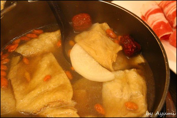 珍杏擱牛奶鍋物：[食記]超優質牛奶鍋~台南必選- 珍杏擱牛奶鍋物二訪