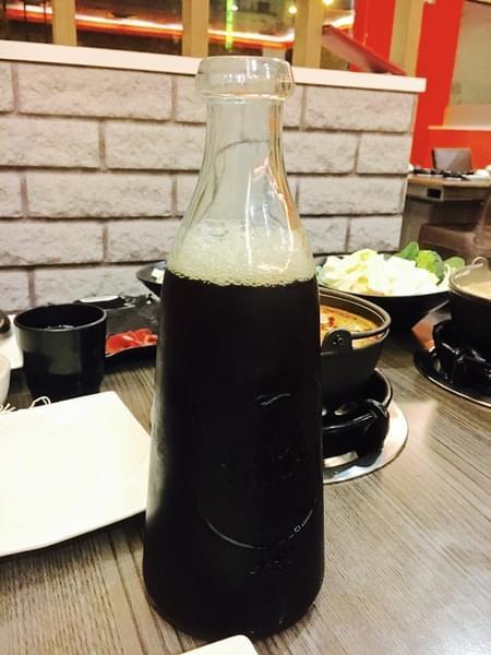 珍杏擱牛奶鍋物:(台南。北區)『珍杏擱』2018新增菜色『南瓜牛奶鍋』。『泰式酸辣牛奶鍋』,台南人的牛奶鍋愛店。來自綠光牧場,帶著濃濃奶香的『珍杏擱牛奶鍋物』