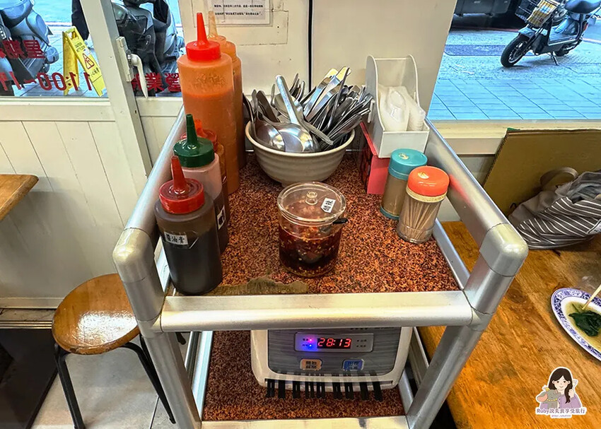 【板橋美食】秋香ㄟ店附菜單,赤肉羹用料實在,油飯麻油清香粒粒