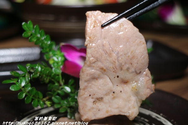 約客頂級燒肉：【台北大安區】這是我目前為止吃過最好吃燒肉店『約客頂級燒肉』必點鮮切牛肋條、上選牛小排、海鮮綜合盤~